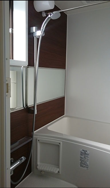 浴室換気乾燥機　窓の有るシステムバス